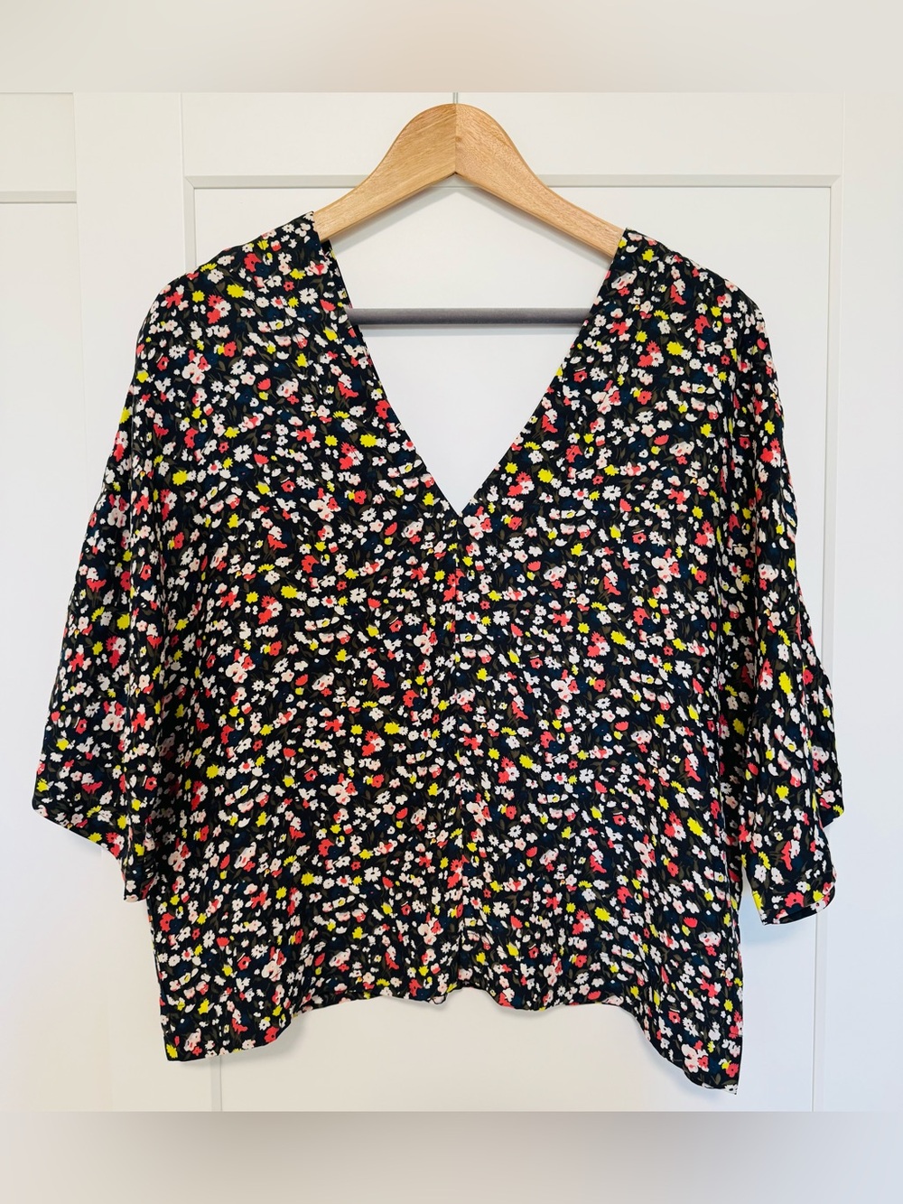 Kate Spade Saturday Floral V-Neck Blouse - Size: S